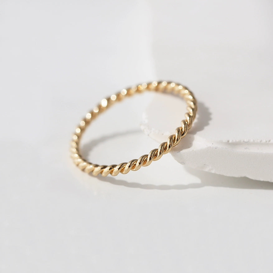 Twist Band Ring